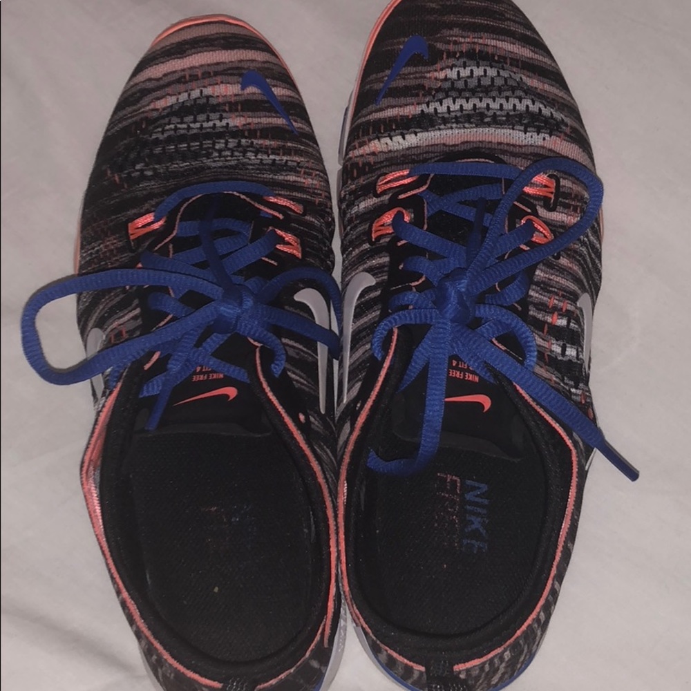 Size 8 women’s Nike Free TR Fit 4